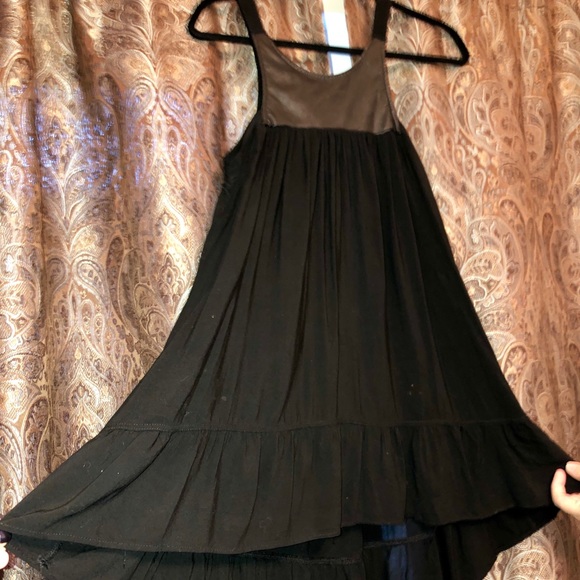 Black asymmetrical dress - Picture 3 of 3